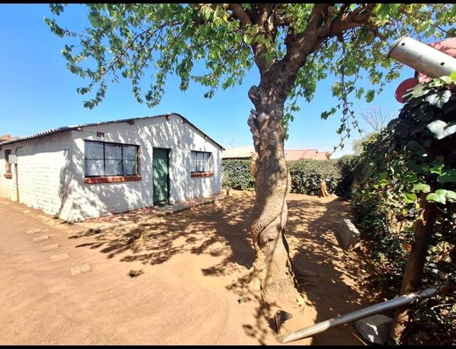 2 BEDROOM HOUSE FOR SALE IN MAPETLA